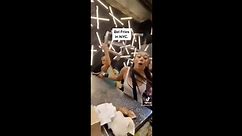 Women trash NYC restaurant, assault employees