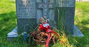 The final resting place of legendary singer Billie Holiday at St. Raymond's Cemetery in the Bronx, NY. #grave #cemetery #mausoleum #graves #cemeteries #cemeterylovers #cemeterywandering #cemeterybeauty #cemetery_shots #cemetery_nation #cemeteryexplorer #cemeteryexplorers #famous #famouspeople #famousgraves #famousgrave #graveyard #gravephotographer #gravestone #gravestones #taphophile #taphophilia #celebritygraves #billieholiday