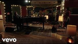 Norah Jones - The Christmas Waltz (Amazon Original / Live On GMA3)