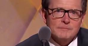 Michael J. Fox recibió el pasado 19 de noviembre un Oscar honorífico por su lucha contra el párkinson. El actor ha recaudado 1.000 millones con su fundación para la investigación de esta enfermedad, que padece desde 1991. Conocido también por su actitud optimista e inspiradora frente a esta afección, se permitió esta broma. #news #cine #humor #motivacion