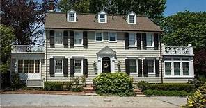 Tour The Real Amityville Horror House At 108-112 Ocean Ave