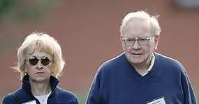 The Untold Truth About Warren Buffett's Wife Astrid Menks - Biography Tribune