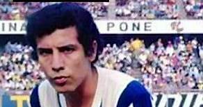 CÉSAR CUETO: EL POETA DE LA ZURDA⚽ #cesarcueto César Cueto, leyenda del club, nos cuenta sus inicios, anécdotas, el gol de tiro libre en el empate frente al clásico rival y nos transmite su gran amor por el club y por el fútbol. #AlianzaLima #alianzalimacorazon #alianzalimacorazonn 💙🇵🇪 #historiaalianzalima #HistorialBlanquiazul