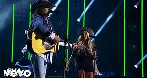 Carrie Underwood, Dwight Yoakam - A Thousand Miles From Nowhere (Live ...