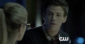 Arrow "The Scientist" Clip - Barry Allen & Felicity - Flash - First appearance