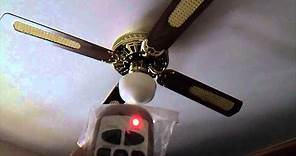 Funzionamento Ventilatore con quattro pale in legno, luce e telecomando