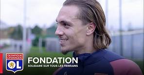Maxence Caqueret invite des enfants du Centre Léon Bérard | Olympique Lyonnais