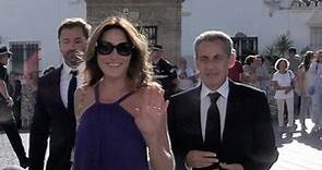 Carla Bruni Sarkozy en plein mariage avec Nicolas, un couple radieux sous le soleil d'Espagne