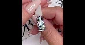Trasforma la tua passione per le unghie in arte con questa originale Nail Art!