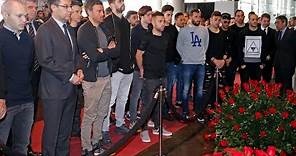 FC Barcelona’s first team visit Johan Cruyff Memorial