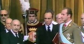 El Rey Juan Carlos, coronado en las Cortes