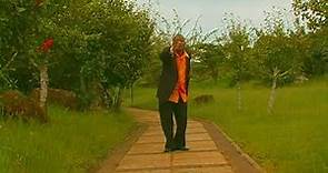 Malibongwe Gcwabe - Ndiyakhala (Official Music Video)