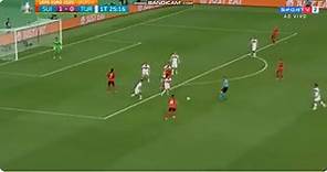 Xherdan Shaqiri hizo el gol del 2-0 de Suiza vs. Turquía.