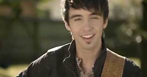 Mo Pitney - Boy & A Girl Thing (Official Music Video)