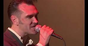 MORRISSEY : The more you ignore me, the closer I get (live 1995)