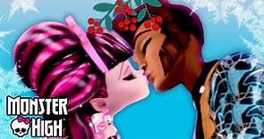 Every Kiss In Monster High Ever: Mistletoe Edition! | Monster High