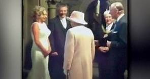 Regno Unito: Elisabetta II sorprende sposi