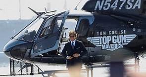 Tom Cruise y su entrada piloteando un helicóptero en el estreno de Top ...