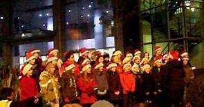 Tollcross Primary Gaelic Choir - Christmas Lights Switch On 2011 (Leanabh an Aigh)
