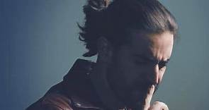Andrés Suárez estrena "No diré (Versión 2.1)" con el videoclip oficial que destaca su balada