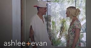 Evan Ross' Crew Crashes the Family Vacation | Ashlee+Evan | E!