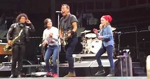 mother daughter dancing in the dark with bruce springsteen Kansas city