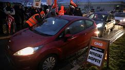 News Wrap: Amazon workers across Europe walk out on Black Friday protesting pay