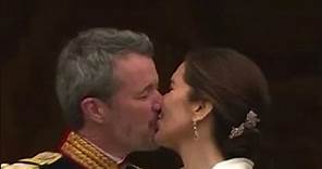 El beso de Federico y Mary como reyes de Dinamarca tras los rumores de infidelidad con Genoveva