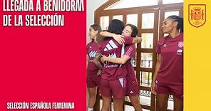 Esta ha sido la llegada de la Selección Española Femenina a Benidorm | 🔴 SEFUTBOL