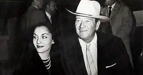 John Wayne et Pilar Pallete - 7'15