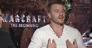 Rob Kazinsky y Ben Schnetzer en WarCraft: El origen