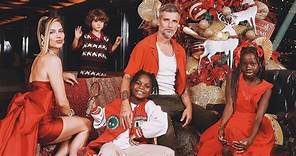 Vestido de Natal de Giovanna Ewbank rouba a cena em fotos com Bruno Gagliasso e filhos. Veja!