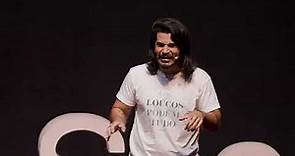 A poesia ajudou a recuperar meu sorriso | Allan Dias Castro | TEDxSaoPaulo