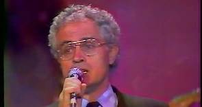 Lionel Jospin - Les feuilles mortes ( TV - TF1 28 Décembre 1984)