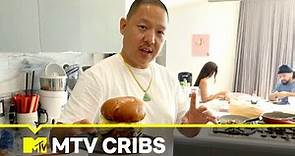 Eddie Huang Chefs It Up 🍳 + Debi Mazar Shows Off Her Beautiful Collections 😍 MTV Cribs