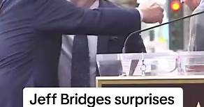 Jeff Bridges surprises John Goodman by bringing out The Dude’s sweater before giving his dedication speech. #johngoodman #jeffbridges #thebiglebowski #thedude #lebowski #walter #speech #stunned #friends #surprise #movie #film