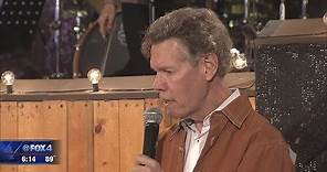 Randy Travis sings nearly four years after stroke
