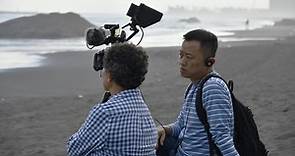 帶從未到海邊的媽媽去看海──盧盈良《神人之家》冥冥之中的人生劇本 - 報導者 The Reporter