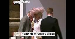 Llegan el príncipe Carlos y Camila a la boda de su hijo