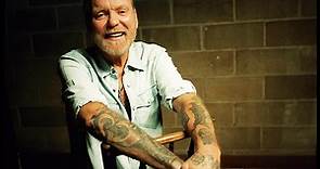 Watch: Gregg Allman With Country Stars