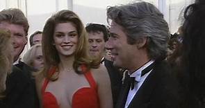 Cindy Crawford and Richard Gere look loved up at 1998 Oscars