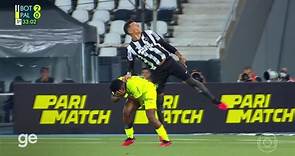 Aos 32 min do 1º tempo - cartão amarelo de Víctor Cuesta do Botafogo contra o Palmeiras