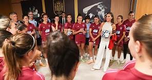 La Reina Letizia visita la concentración de la Selección Nacional femenina de Fútbol