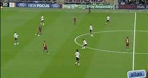 Sergio Busquets - Passes between the lines