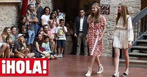 La princesa Leonor arranca su primera visita a Girona entre jóvenes y junto a su hermana Sofía