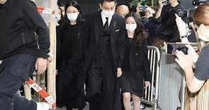 Andy Lau's wife and daughter cause media frenzy at dad's wake