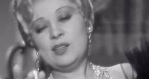 Tell ‘em, Mae. Mae West in “She Done Him Wrong,” 1933. #maewest #mae #shedonehimwrong #1930s #oldhollywoodfans | mae.greta.ava