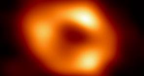 人馬座A＊黑洞影像曝光 中研院捕捉「潛伏銀河系的巨獸」 - 生活