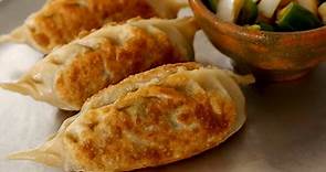 King-size kimchi dumplings (Kimchi-wangmandu)