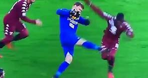 Torino-Benevento: follia Belec, calcione a Niang ed espulsione Corriere TV